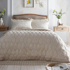 Heritage Elysia Jacquard-Tagesdecke, 200 x 230 cm, Champagner Appletree Beds and Blankets Standardtitel