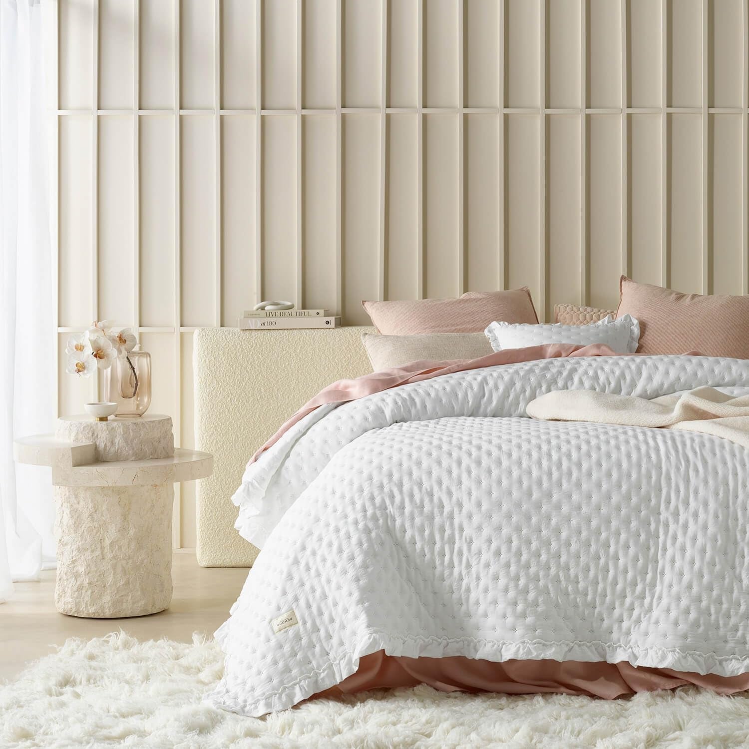 ROOM99 Molly elegante Tagesdecke in Weiß, 240 x 260 cm, vielseitige Tagesdecke als Tagesdecke oder Sofaüberwurf, Decke für Bett und Sofa, Deckenstil, ideal als Tagesdecke, Betten und Decken. Beuche den ROOM99-Store