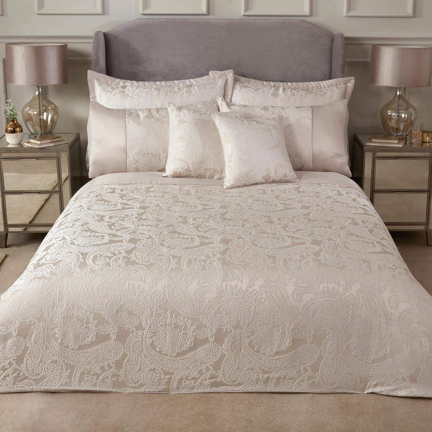 Herzogin-Bettdecke für Kingsize-Betten, 100 % Polyester, cremefarbene Betten und Bettdecken Emma Barclay Cremefarbenes Kingsize-Bett