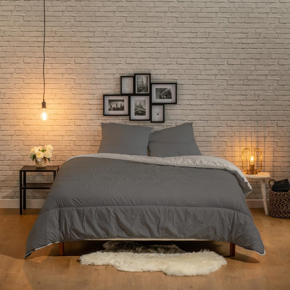 Bleu Câlin zweifarbige Wendedecke für 2 Personen, Mikrofaser, Burgund/Pfeffer, 220 x 240 cm Steppdecken und Steppdecken Naty Shop Graphit/feuerfester Ton 220 x 240 cm