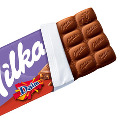 & Daim 1 x 100g I Alpenmilchschokolade I mit Karamellstückchen und Mandeln I 100 % Alpenmilchschokolade I Tafelschokolade mit Daim (4er Pack)