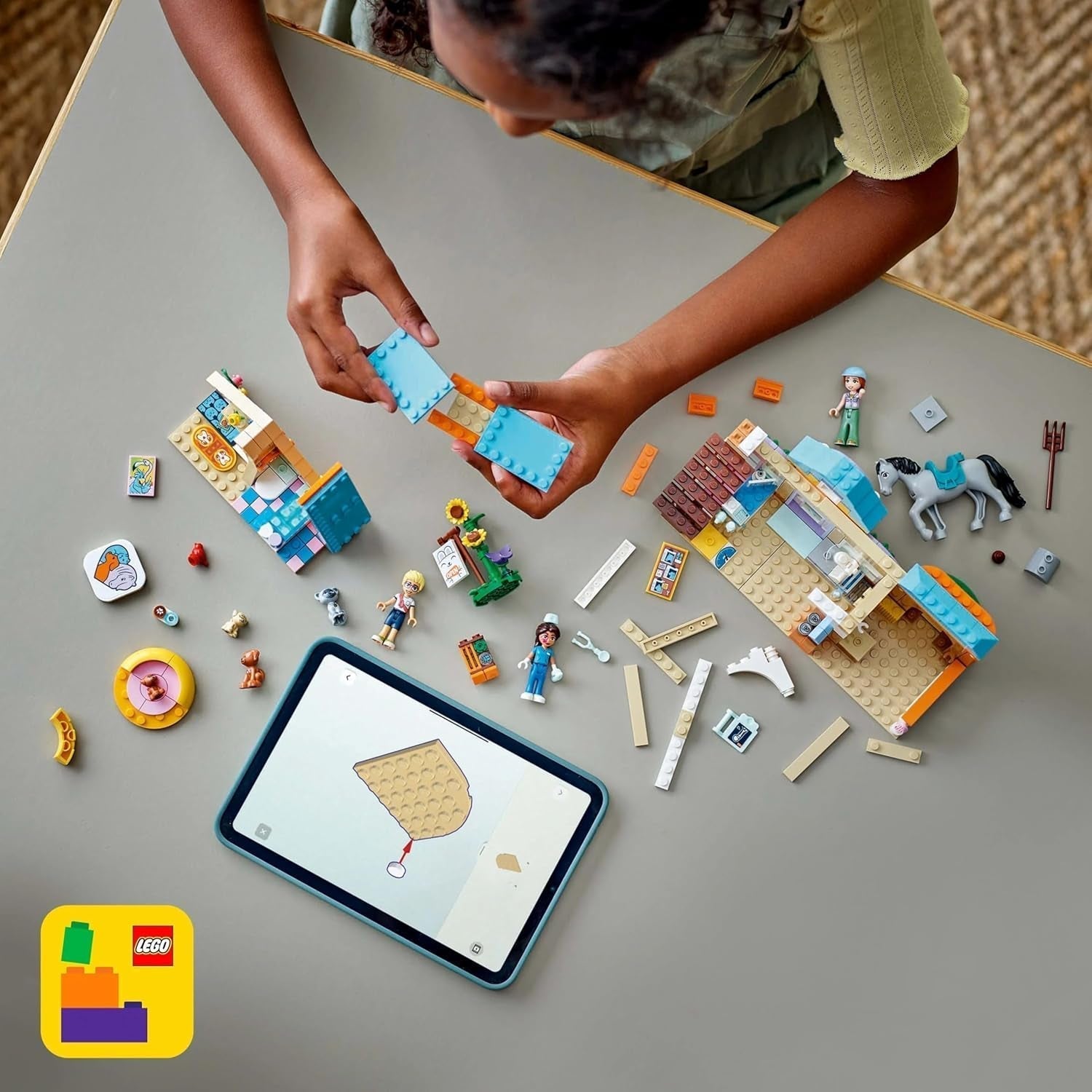 LEGO Friends Veterinärschrank für Pferde und Haustiere, Bau- und Spielset für fantasievolles Rollenspiel mit 3 Minifiguren und 5 Tierfiguren, Geschenkidee für Mädchen ab 7 Jahren 42651 Bausets Besuchen Sie den LEGO-Store