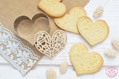 ScrapCooking - Herz Ausstecher & Stempel Set - Ausstecher für Plätzchen, Kekse, Fondant - Edelstahl Ausstecher & Holz Stempel - Backform Zubehör Valentinstag Ostern Geburstag Deko - 2095