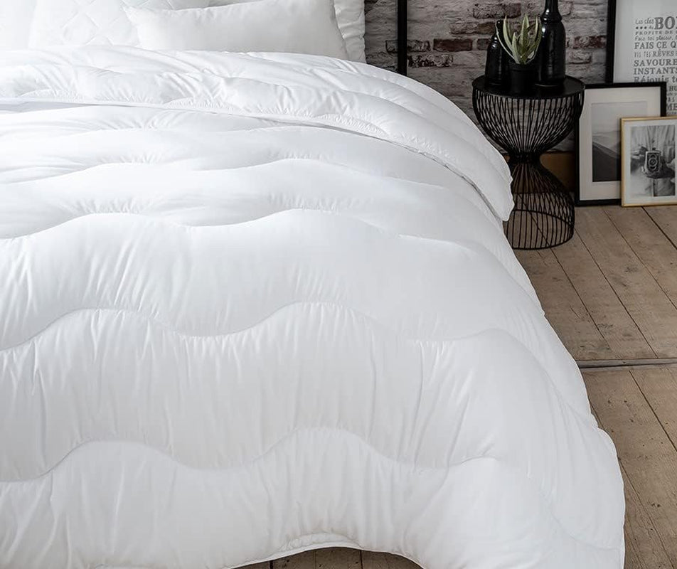 Plapumă Abeil, material: 100% microfibră, umplutură, Blanche, 260X240 Plapumi si pilote Naty Shop