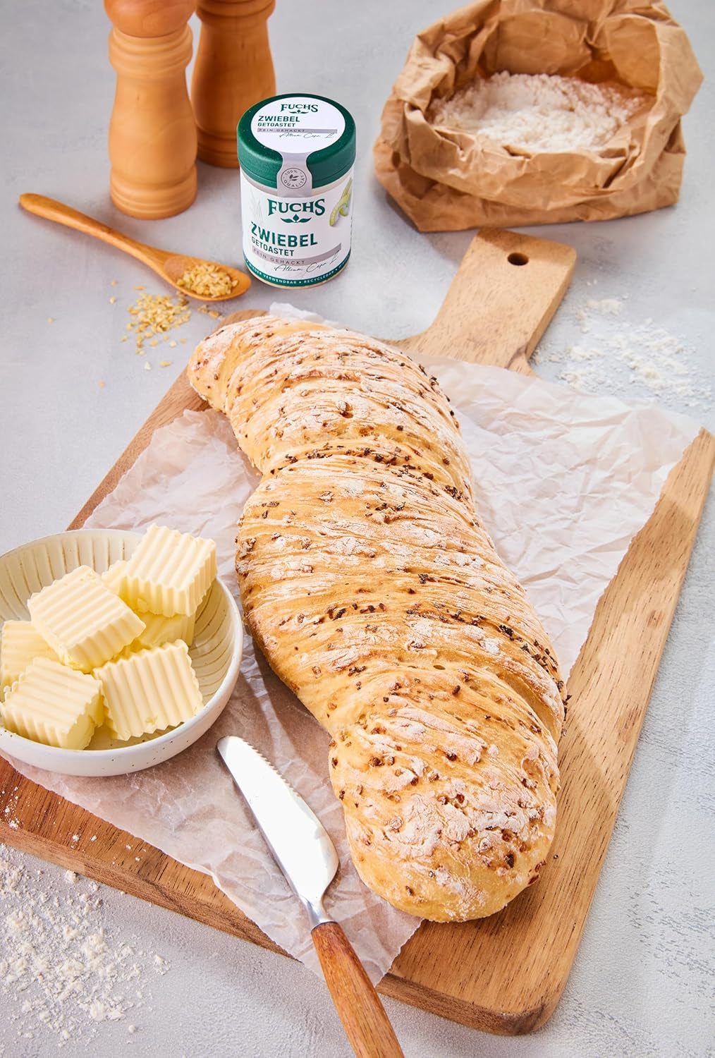 Fuchs Gewürze - Zwiebel getostat - fein gehackte Zwiebeln für Dips, Schmorgerichte oder Hamburger - natürliche Zutaten - 55 g in wiederverwendbarer, recyclebarer Dose