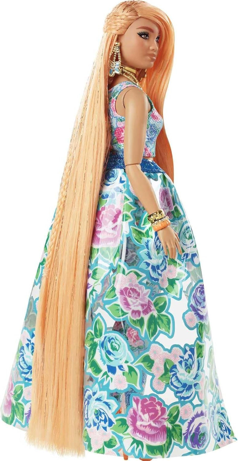Barbie Extra Fancy, Curvy Păr lung blond cu căpșuni, costum din două piese, pisică albastră, geantă roz, ochelari de soare cu ananas, inclusiv păpușă, potrivit ca cadou, Hhn14 Papusi Naty Shop