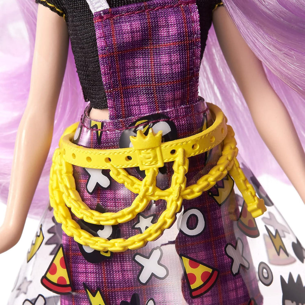 Mattel Hello Kitty GWW98 - Sanrio Badtz-Maru Figur und Jazzlyn Puppe (ca. 25,4 cm) mit Kleidung und Accessoires, langem lila Haar und trendigem Outfit, tolles Geschenk für Kinder ab 3 Jahren