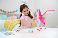 Barbie Pegasus Magie Ascunsă - Jucărie interactivă cu lumini și sunete, 10 accesorii, aripi curcubeu, pentru copii cu vârsta de 3 ani și peste, HLC41
