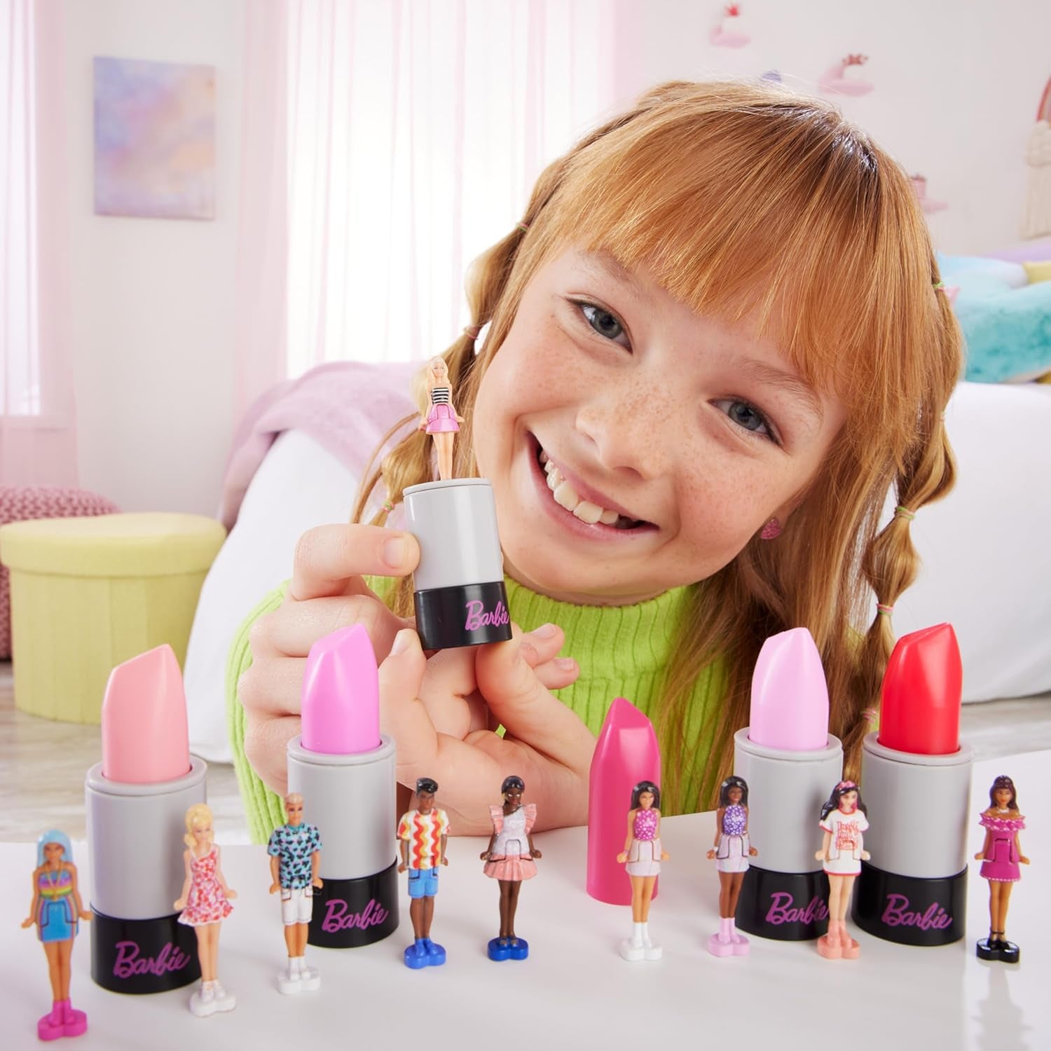 Barbie Mini Barbieland Set mit 5 Fashionistas-Puppen, ca. 3,8 cm große Minipuppen in Lippenstifthüllen, Überraschungskollektionsset (Stile können variieren), JBD26 Naty Shop Dolls