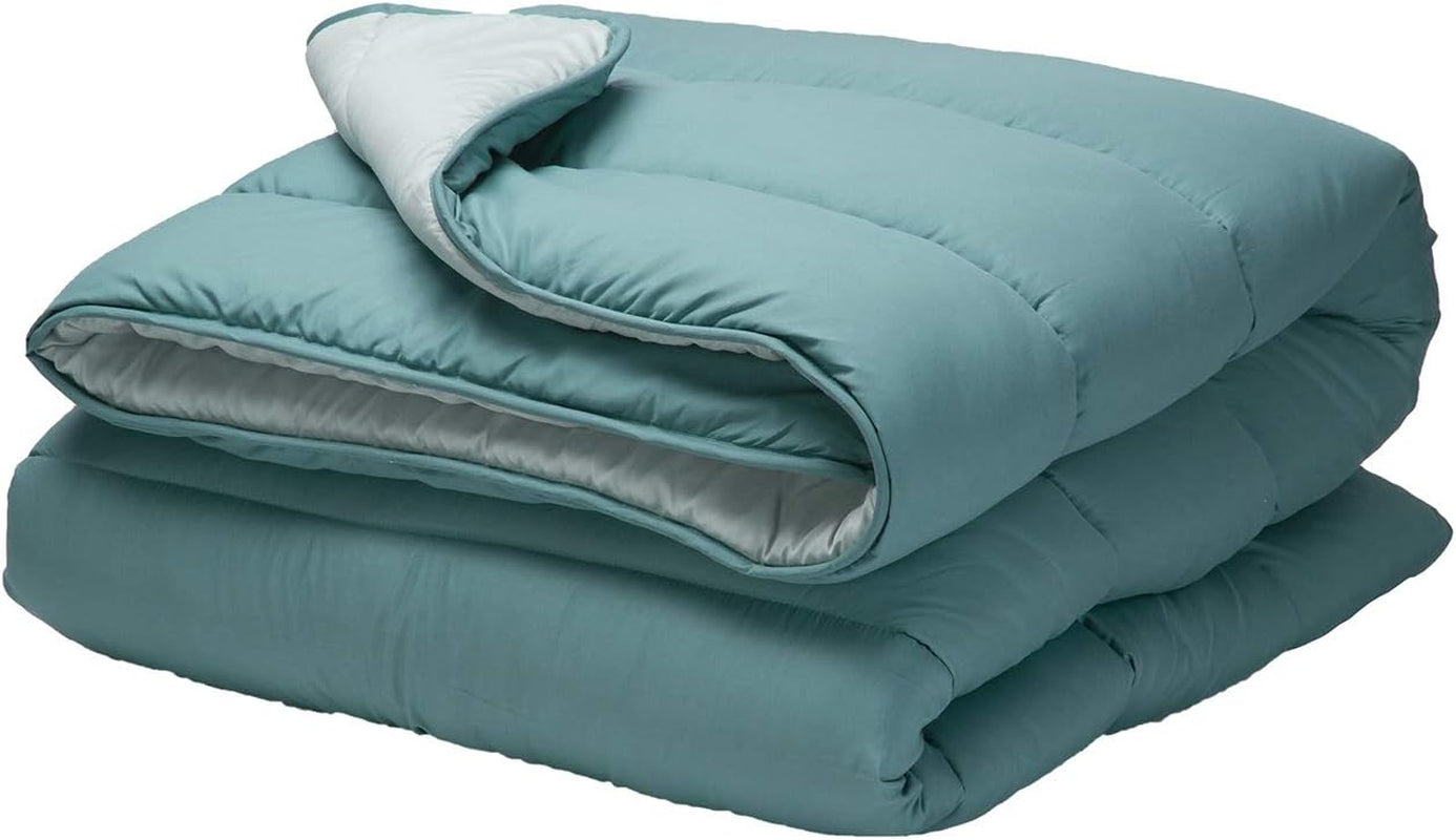 Pikolin Home – Wendedecke 300 G – nordische Bicolor-Füllung – für Bett 90 – gefüllt mit Federn, warm, atmungsaktiv, hellgrau/naturgrau, 150 x 220 cm. Steppdecken und Steppdecken Naty Shop dunkelgrünes Kissen 150/160 – 240 x 220 cm