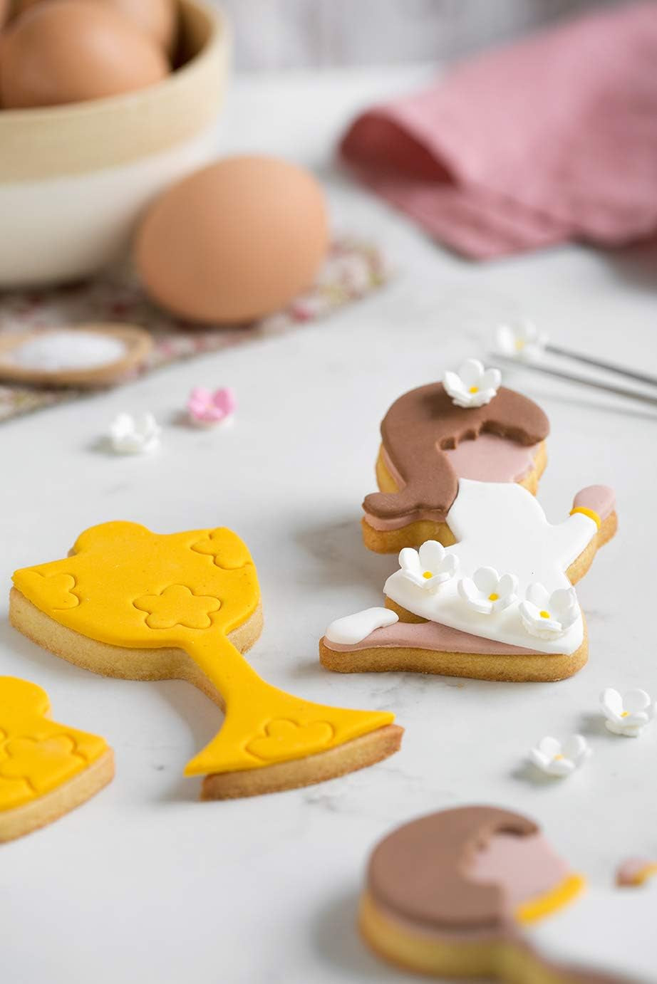 0803038 Formă de biscuiți Împărtășanie Fetiță 8,5 x 6 x 2 Î cm