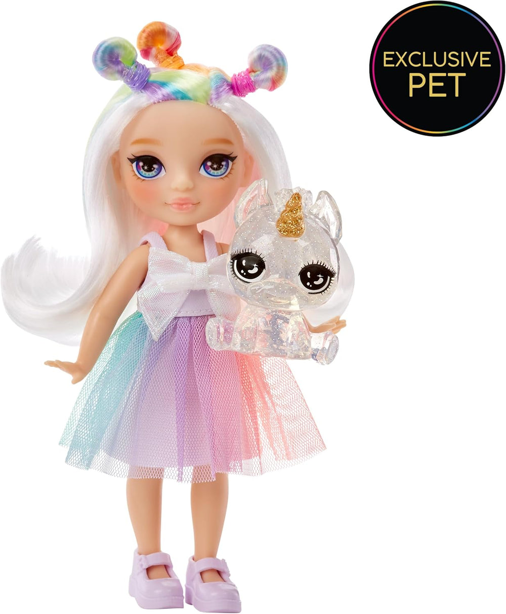 Rainbow High Littles - Opal Raine - Păpușă de modă mică, articulată - Păpușă de 14 cm în culorile curcubeului cu geantă și unicorn magic - pentru copii și colecționari, Curcubeu