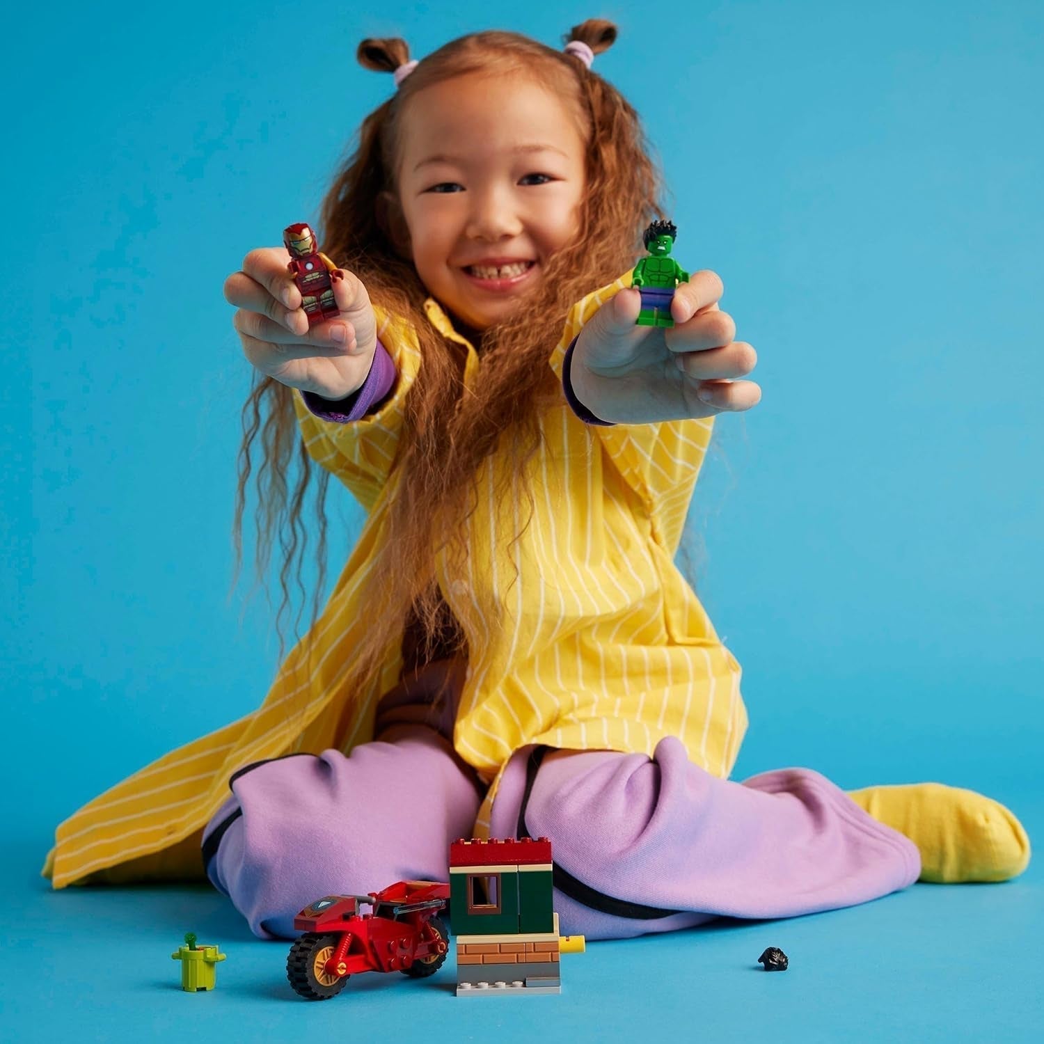 LEGO Marvel Iron Man mit Fahrrad und Hulk, Superhelden-Bauspielzeug für Kinder, Sammelset mit Fahrrad und Minifiguren, Geschenk für Mädchen und Jungen ab 4 Jahren 76287 Bausets Besuchen Sie den LEGO-Store