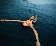 Kneipp Aroma, Badepflegeschaum Happy Time Out – mit natürlichen Rotmohn- und Hanfölen, 400 ml Naty Shop