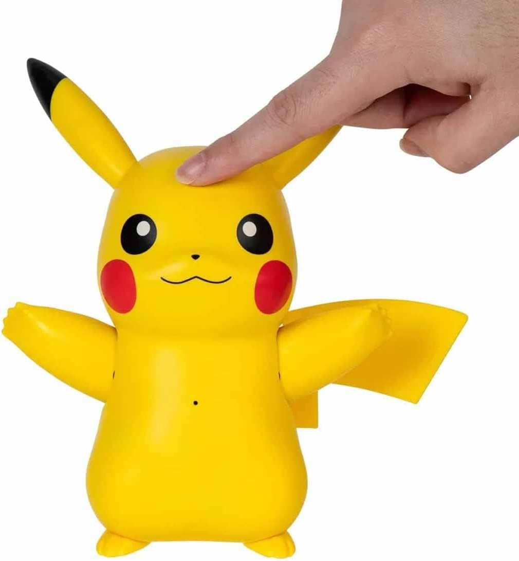 Pokémon PKW3330 - Deluxe My Partner Pikachu, Pikachu oficial cu lumină, sunet și mișcare Action figures Naty Shop