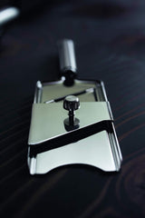 RÖSLE Gourmethobel Hochwertiger Hobel für Trüffel, feine Pilze, Parmesan, Radieschen, dünne Scheiben, Edelstahl 18/10 Schäler RÖSLE