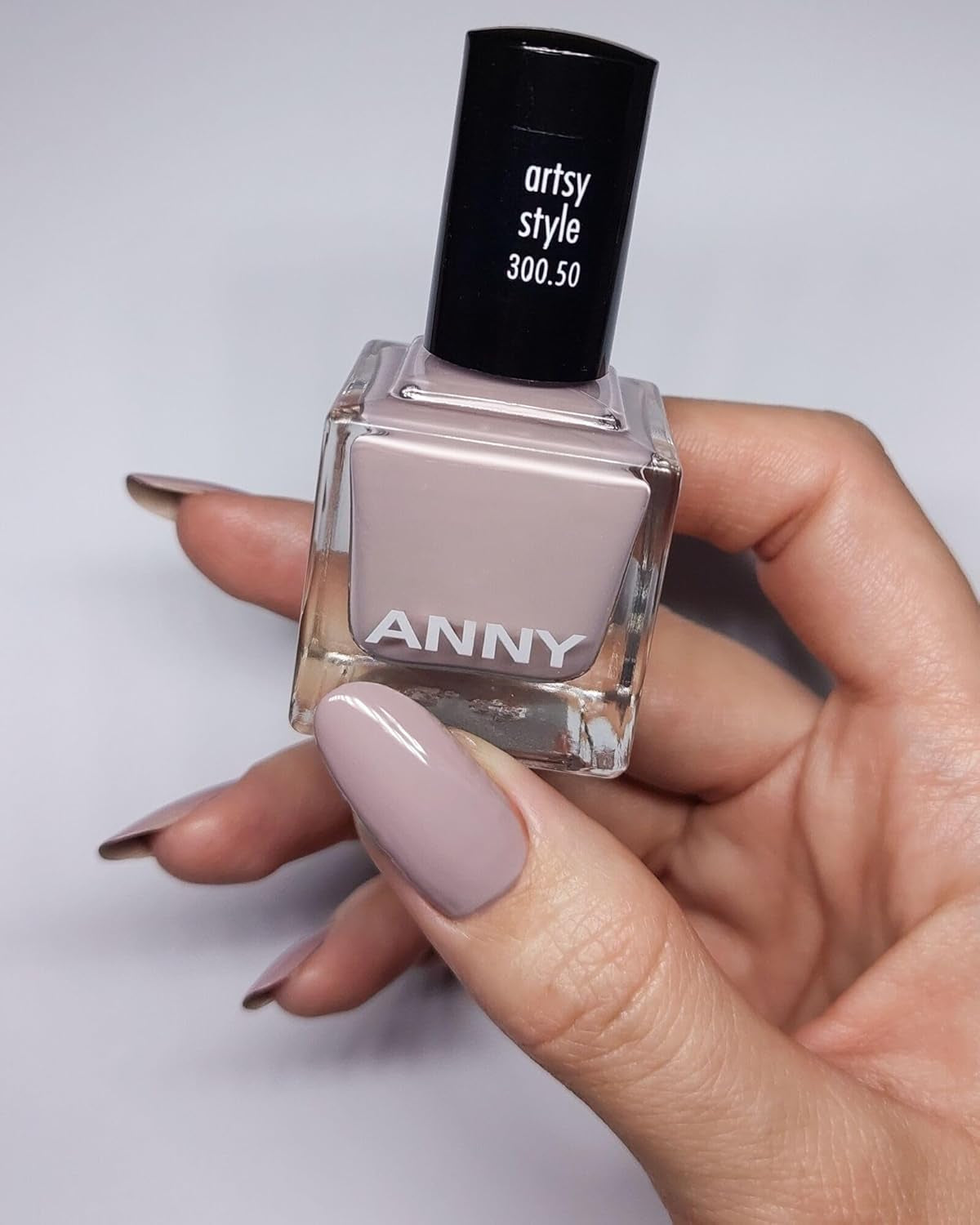ANNY Nagellack – hochwertiger Farb-Nagellack mit langanhaltendem Glanz, splitterfest und schnell trocknend, Farbe: künstlerischer Stil – kühles Grau – 15 ml