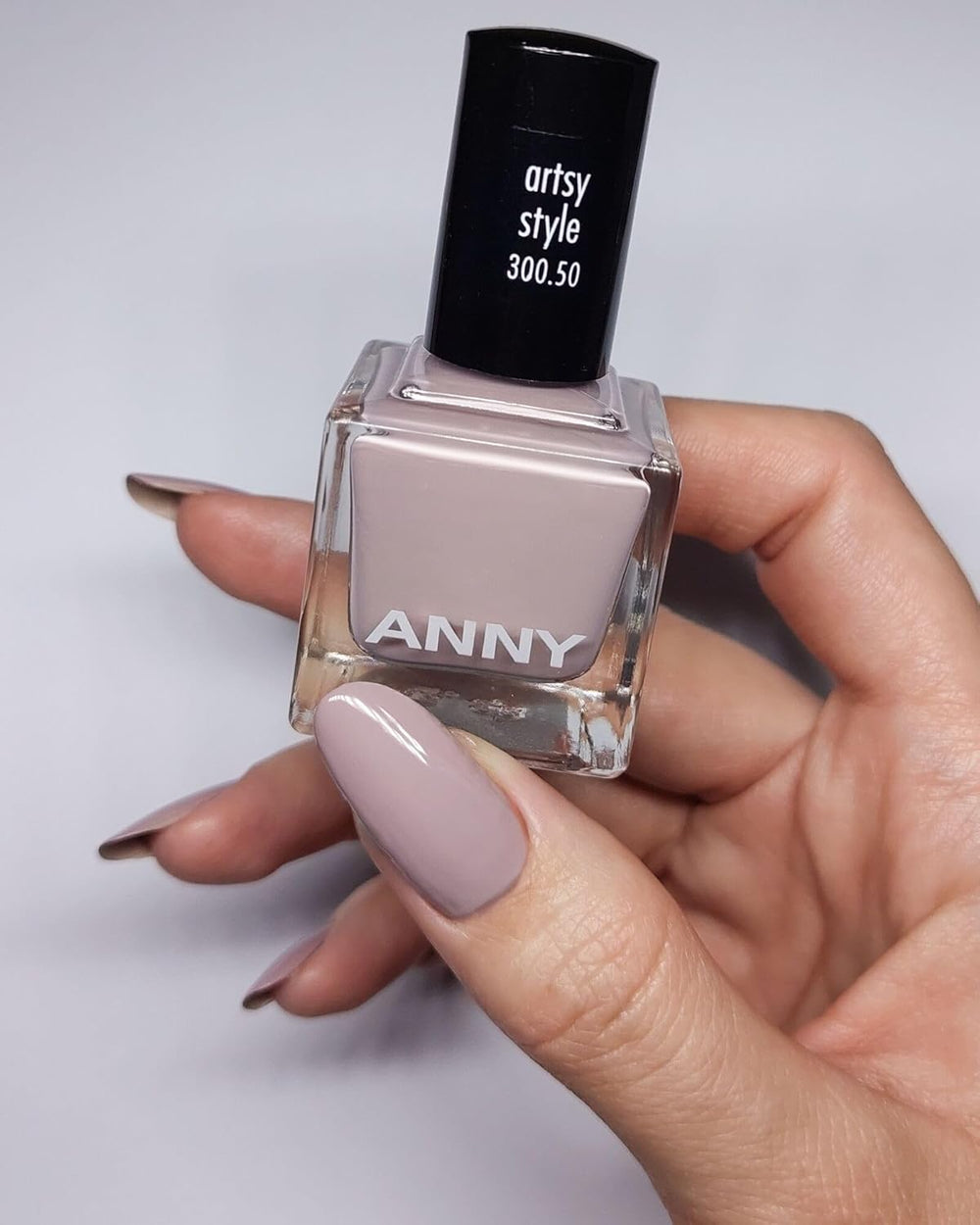 ANNY Nagellack – hochwertiger Farb-Nagellack mit langanhaltendem Glanz, splitterfest und schnell trocknend, Farbe: künstlerischer Stil – kühles Grau – 15 ml