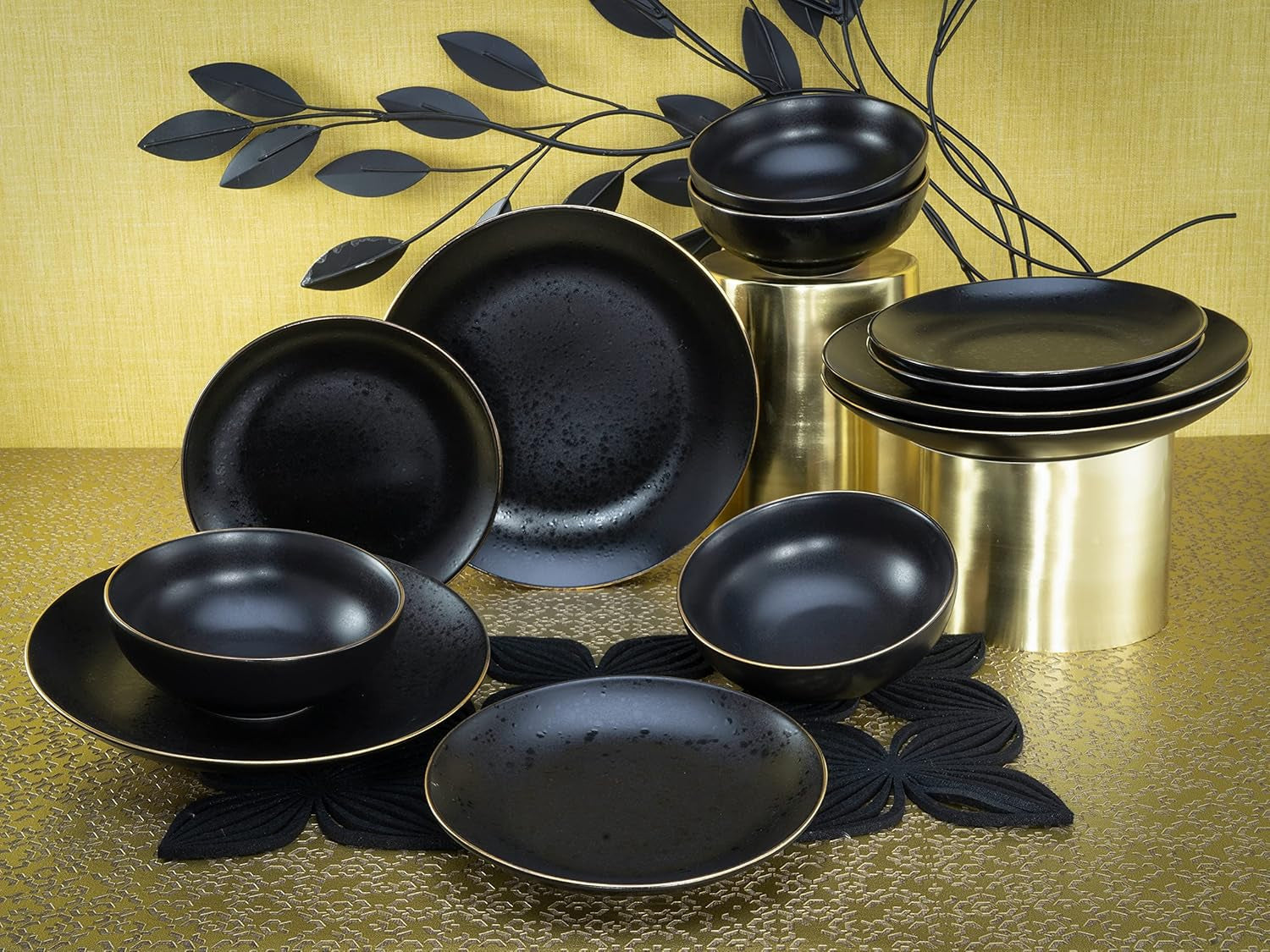 Creatable, 22707, Serie Industrial Gold BLACK, 12-Teiliges Geschirrset, Teller Set Aus Steinzeug, Spülmaschinen- Und Mikrowellengeeignet, Qualitätsproduktion Seturi vesela masa Naty Shop