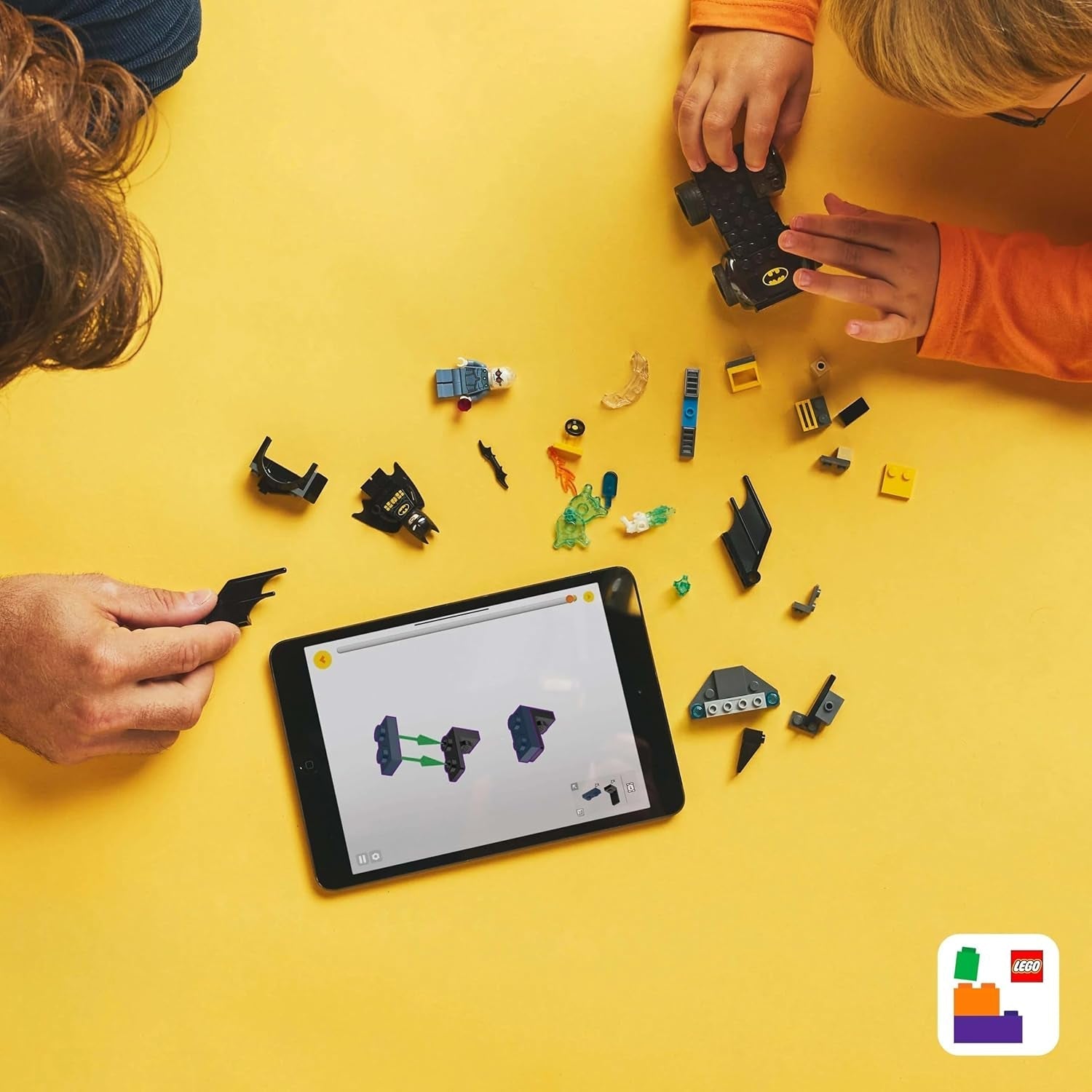 LEGO DC Batman: Batman & Batmobile Vs. Mr. Freeze – Superhelden-Autospielzeug mit 2 Minifiguren – Eisschütze mit Feuerelementen – Geschenk für Jungen und Mädchen ab 4 Jahren 76301 Bausets Besuche den LEGO-Store