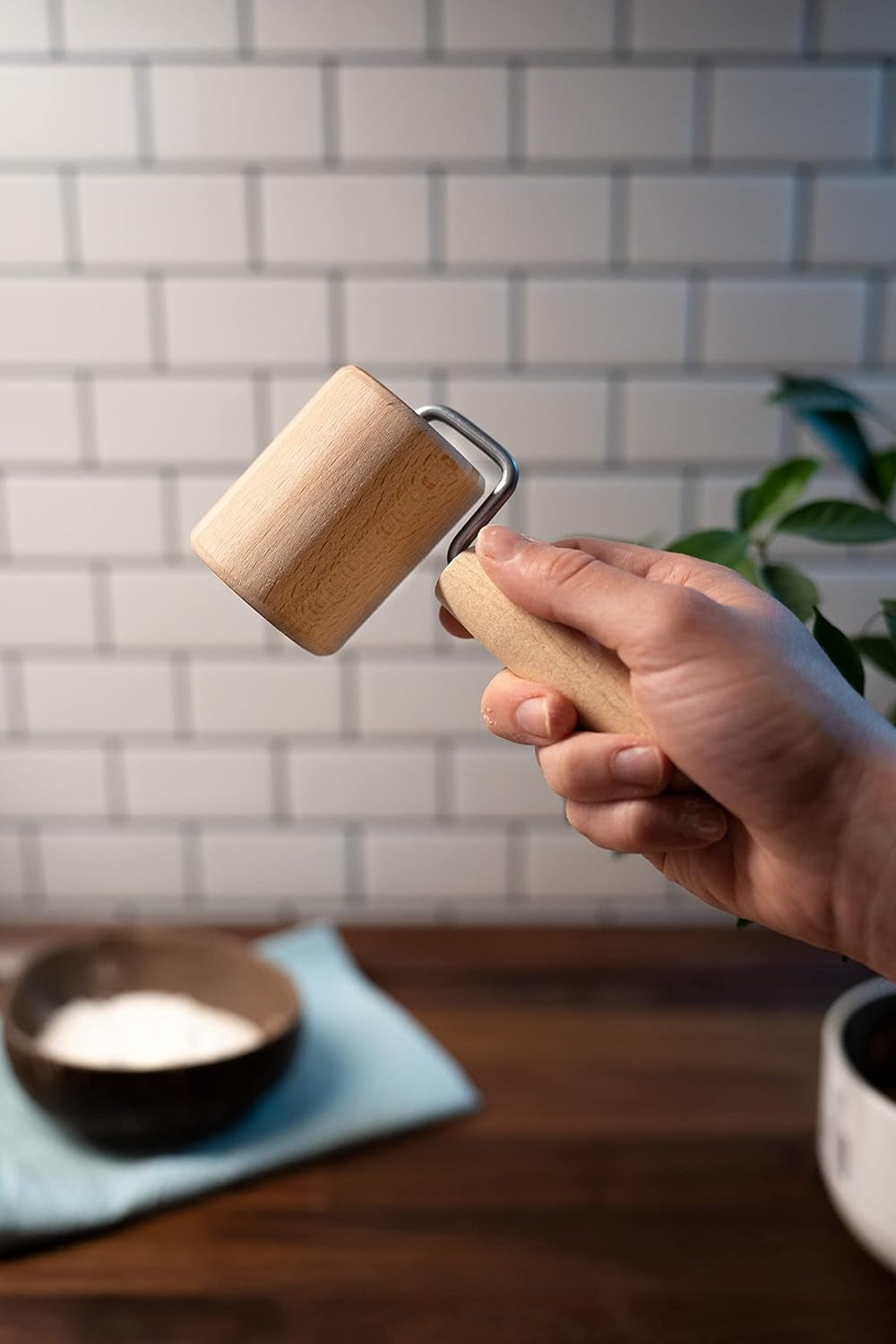 Chinchilla® Backblechroller/Teigroller zylindrisch aus Buchenholz | Der stabile Helfer für die Küche | Hergestellt in Deutschland | Nachhaltige Qualität aus Deutschland | 18 x 5 cm