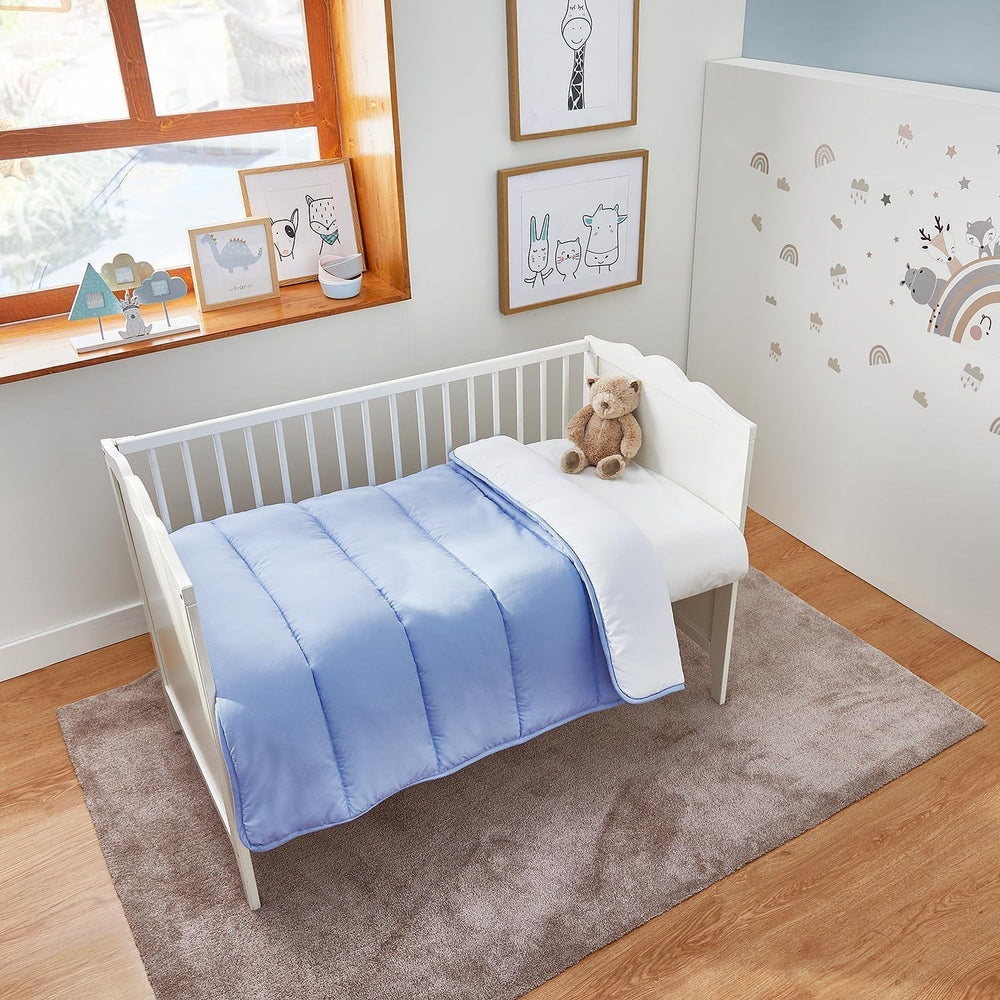 Pikolin Home - Plapumă reversibilă 300 G - Umplutură nordică bicoloră - Pentru pătuț 60 - Umplută cu pene, caldă, respirabilă, albastru/alb, 100 X 120 cm Plapumi si pilote Naty Shop