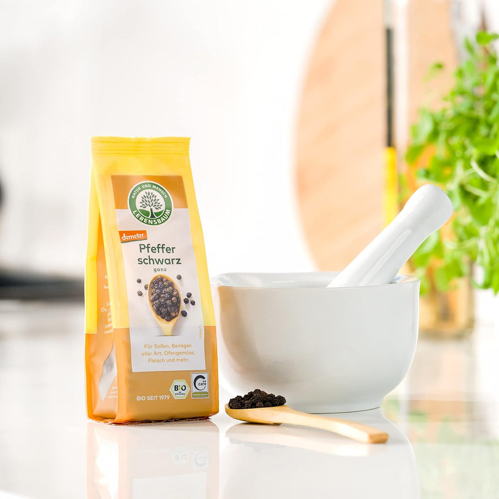 Lebensbaum Schwarzer Pfeffer, fruchtig scharfer Genuss, Bio-Pfeffer für Sossen, Beilagen aller Art, Ofengemüse & Fleisch, ganz, 50 g