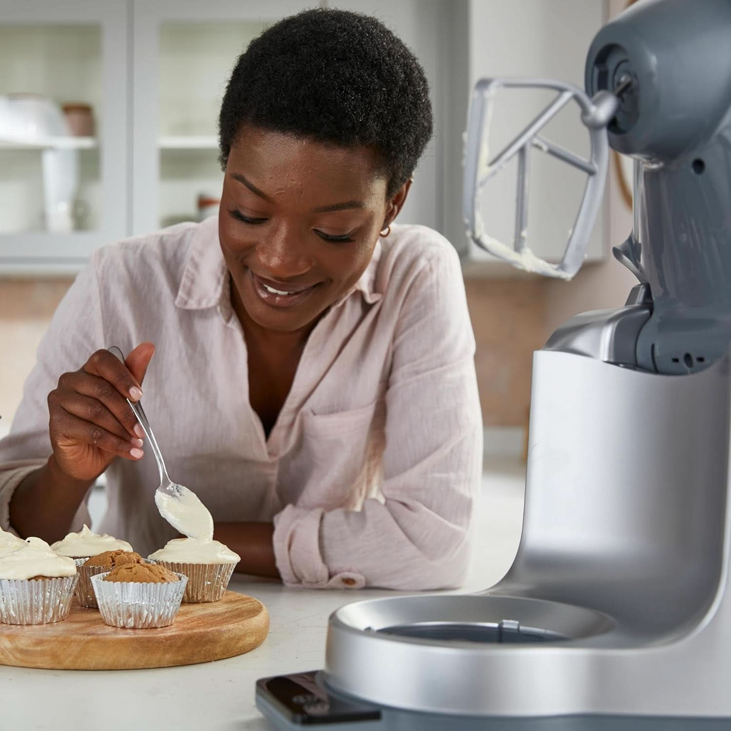 Kenwood Prospero+ KHC29A.R0SI Küchenmaschine, 4,3 L Edelstahlschüssel, Inkl. 10-Teiligem Zubehör-Set Mit Fleischwolf, Glas-Mixer, Zitruspresse, Entsafter Und Mehr, Inkl. Easyweigh Waage, 1000W, Silber Mama si Copilul Naty Shop