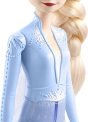 Păpușa Mattel Disney Prințesa Elsa, Păpușă Frozen în ținută de călătorie, Păr blond pieptănabil, Articulație articulată, Fustă și cizme detașabile, Cadouri Disney, Jucărie pentru vârste de 3 ani și peste, HLW48