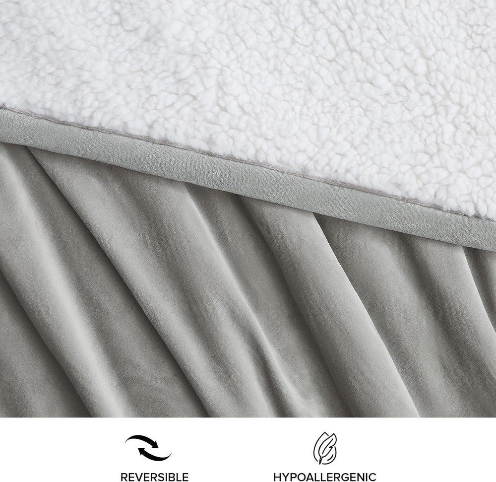 UGG 01465 Bliss Sherpa-Überwurfdecke, vollständig wendbar für Couch oder Bett, maschinenwaschbar, pflegeleicht, weicher Plüsch, übergroße Luxusdecken, 178 x 127 cm, Seal Naty Shop Bettdecken und Steppdecken