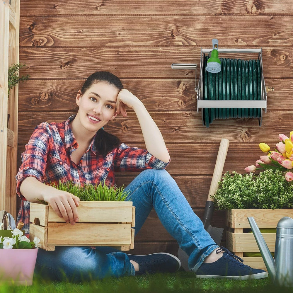 Relaxdays Rolă metalică pentru furtun, înfășurare furtun goală, oțel inoxidabil și aluminiu, montare pe podea și perete, 30,5x45x36,5 cm, argintiu