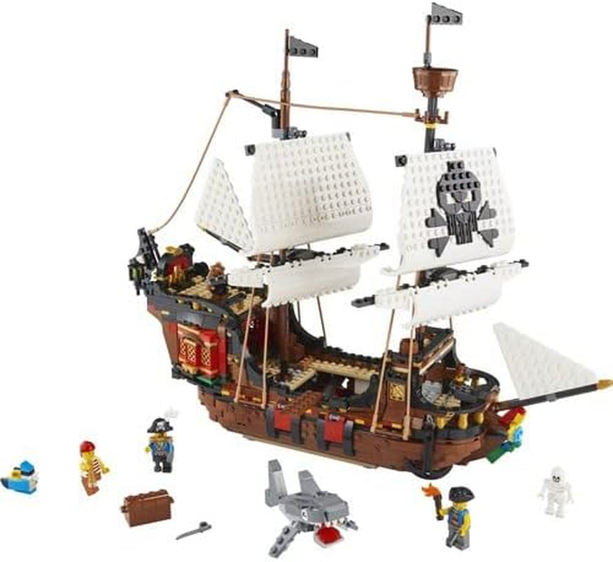 LEGO Creator 3-in-1-Piratenschiff-Set, Spielzeug mit 3 Bauoptionen, Baue eine Piraten-Taverne oder eine Totenkopf-Pirateninsel, enthält 3 Rollenspiel-Abenteuer-Minifiguren 31109 Bausätze Besuchen Sie den LEGO-Store