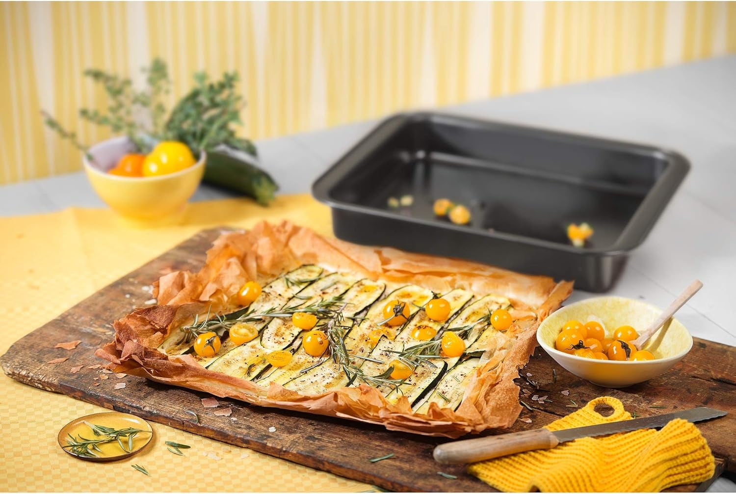 Original Kaiser Classic Brat- Und Auflaufform Groß 39 X 30 X 6 Cm, Backblech Hoher Rand, Antihaftbeschichtet, Praktischer Griffrand, Optimale Wärmeleitung, Extra Hoher Rand, Praktischer Griffrand Matrite si tavi pentru copt Naty Shop