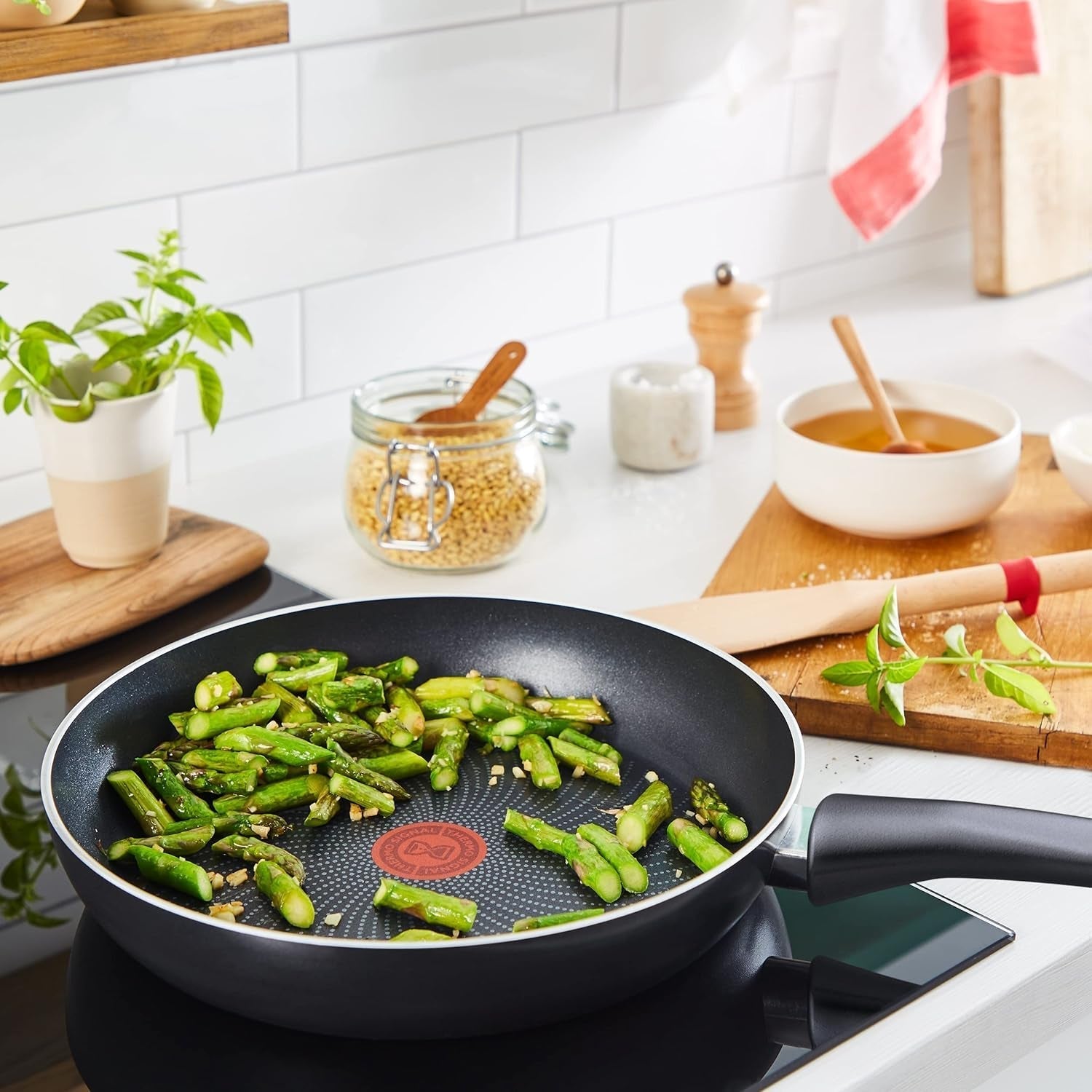 Tefal C27808 Großzügige Kochpfanne 32 cm, Antihaftbeschichtung, Thermo-Fusion-Boden, alle Arten von Induktionskochfeldern. Töpfe und Pfannen Naty Shop