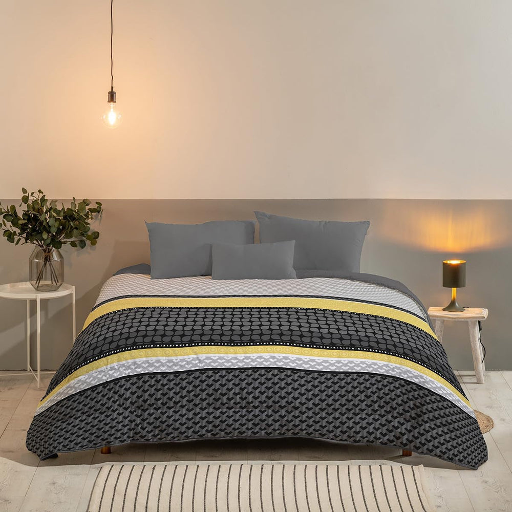 Bleu Câlin zweifarbige Wendedecke für 2 Personen, Mikrofaser, Burgunderrot/Pfeffer, 220 x 240 cm. Steppdecken und Bettdecken Naty Shop Grau/Graphit/Bernstein 220 x 240 cm