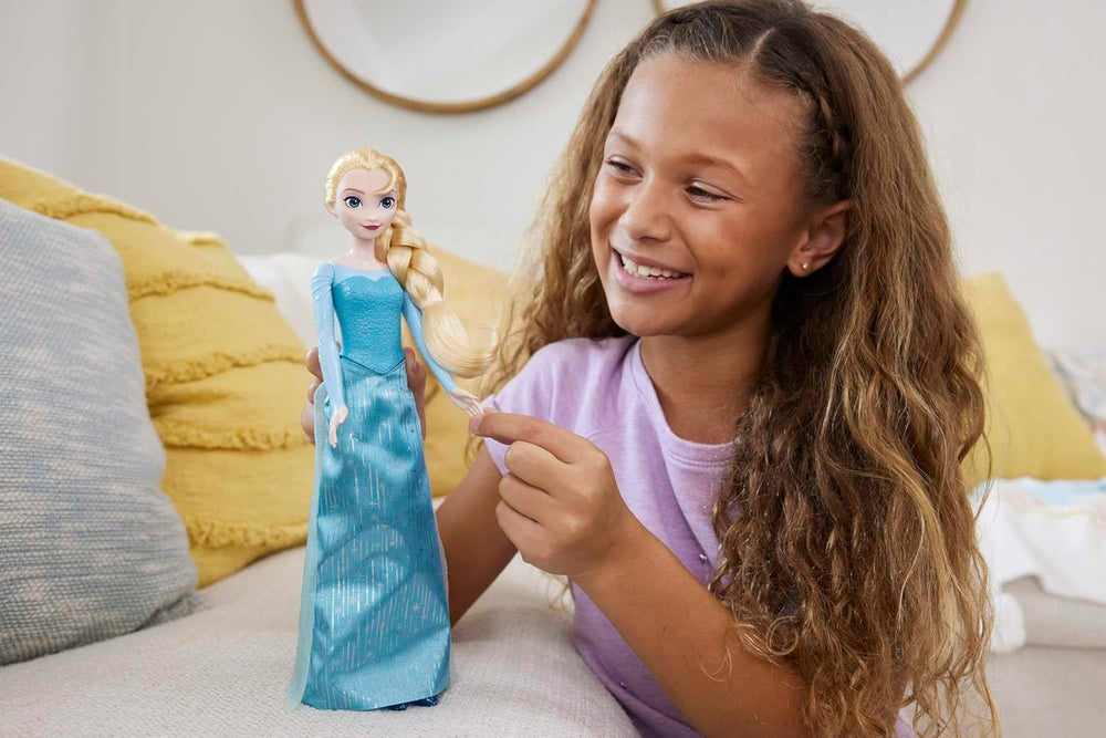 Păpușa Elsa Mattel Disney Frozen, păpușă Frozen, păr blond pieptănabil, poziționabilă, pantofi detașabili, cadouri Disney, jucărie pentru vârste de la 3 ani în sus, HLW47