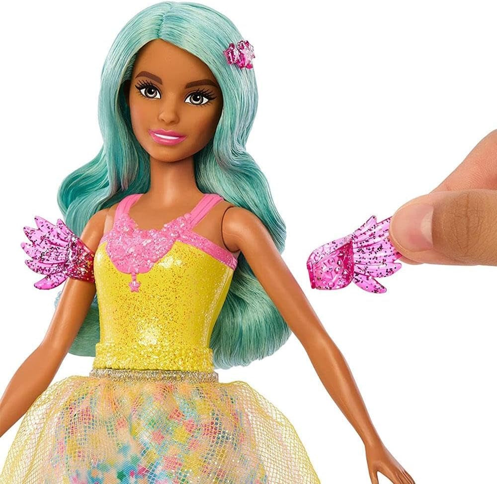 Păpușă Barbie Hidden Magic - Teresa cu ținută de basm, păr ondulat și pieptene pentru distracție în coafare, pentru copii cu vârsta de 3 ani și peste, HLC36