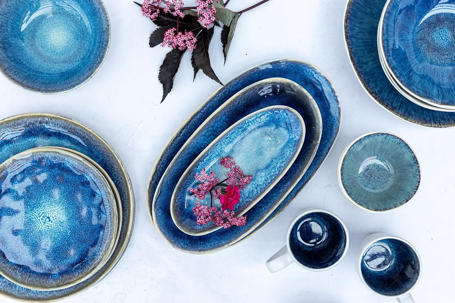 MÄSER 934092 Serie Frozen, Geschirr Set Aus Keramik Für 4 Personen, 16-Teiliges Kombiservice Mit Organischen Formen, Blau Gesprenkeltes Service, Steinzeug, Dunkelblau Tableware Sets Naty Shop