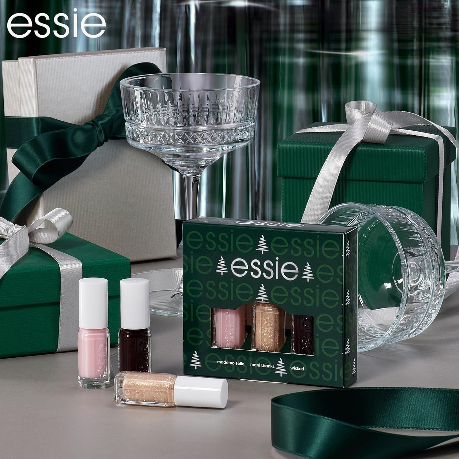 Kit Essie Mini Trio XMAS, Nr. 13 Mademoiselle + Nr. 49 Wicky + Nr. 570 Mani Danke, 3 x 15 ml