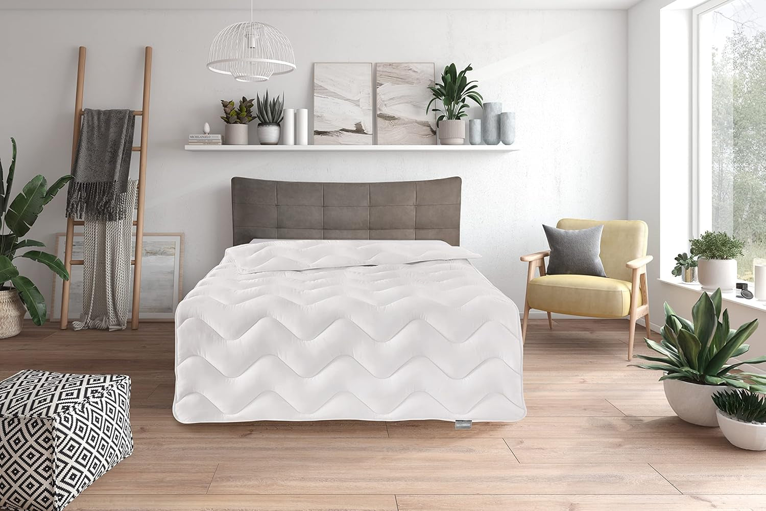 Traumnacht cuvertură de bază 4 sezoane, Pentru fiecare anotimp, Cu husă confortabilă din microfibră moale în 135 X 200 Cm, Alb, certificat Oeko Tex, Dezvoltat în Germania Plapumi si pilote Naty Shop