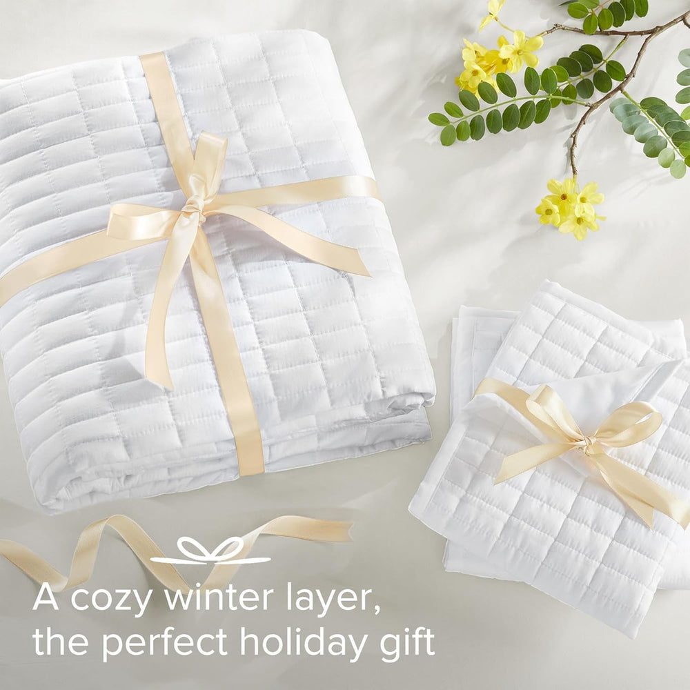 Comfort Spaces Kienna Steppdecken-Set, luxuriöse Doppelnaht-Sommerdecke, leichte, weiche Ganzjahresbettwäsche, passender Kissenbezug, weiße King-Size-Decke (264,2 x 228,6 cm), Naty Shop Bettdecken und Steppdecken