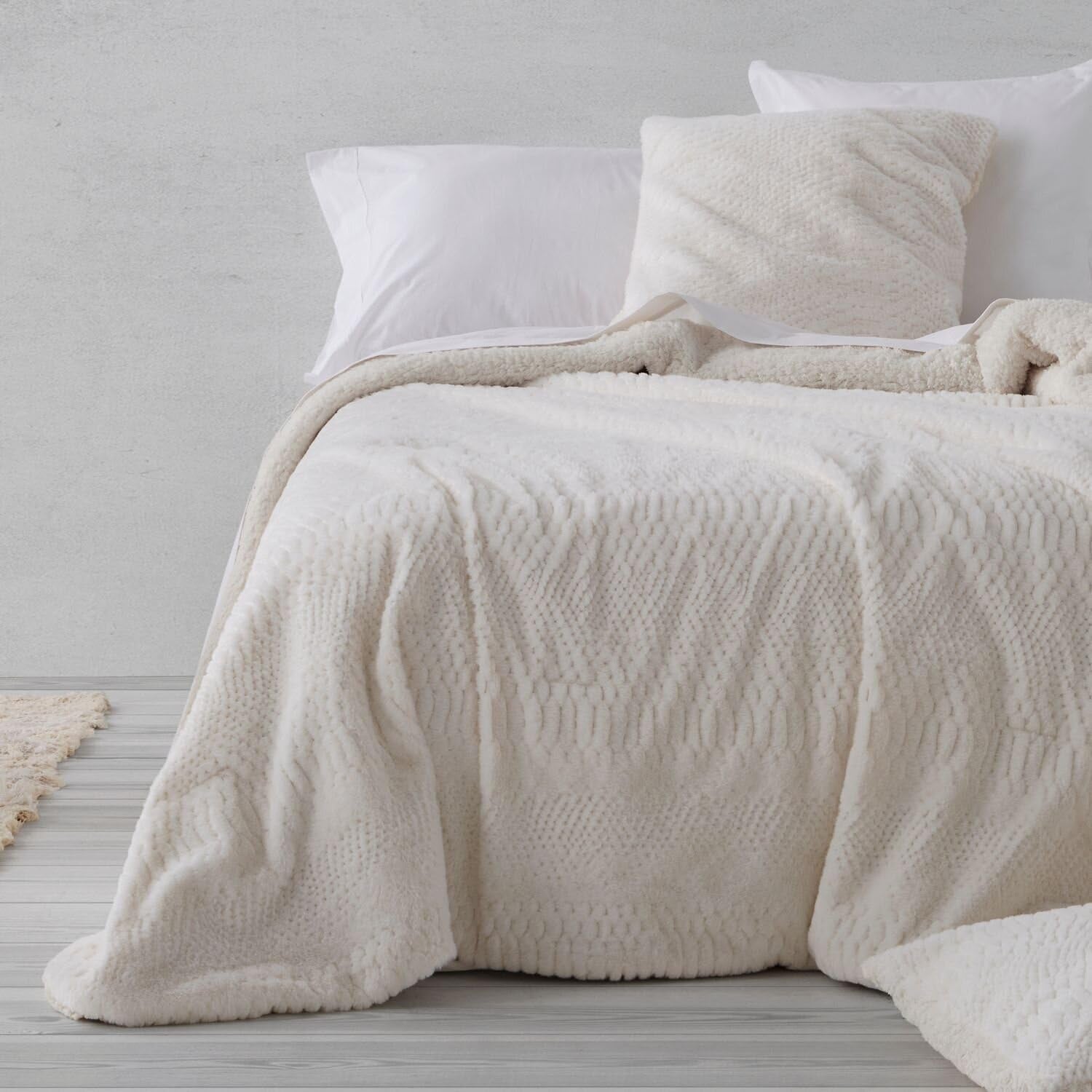 Cremefarbene Winterdecke aus synthetischem Lammfell, Ancho 135 cm Steppdecken und Steppdecken Naty Shop