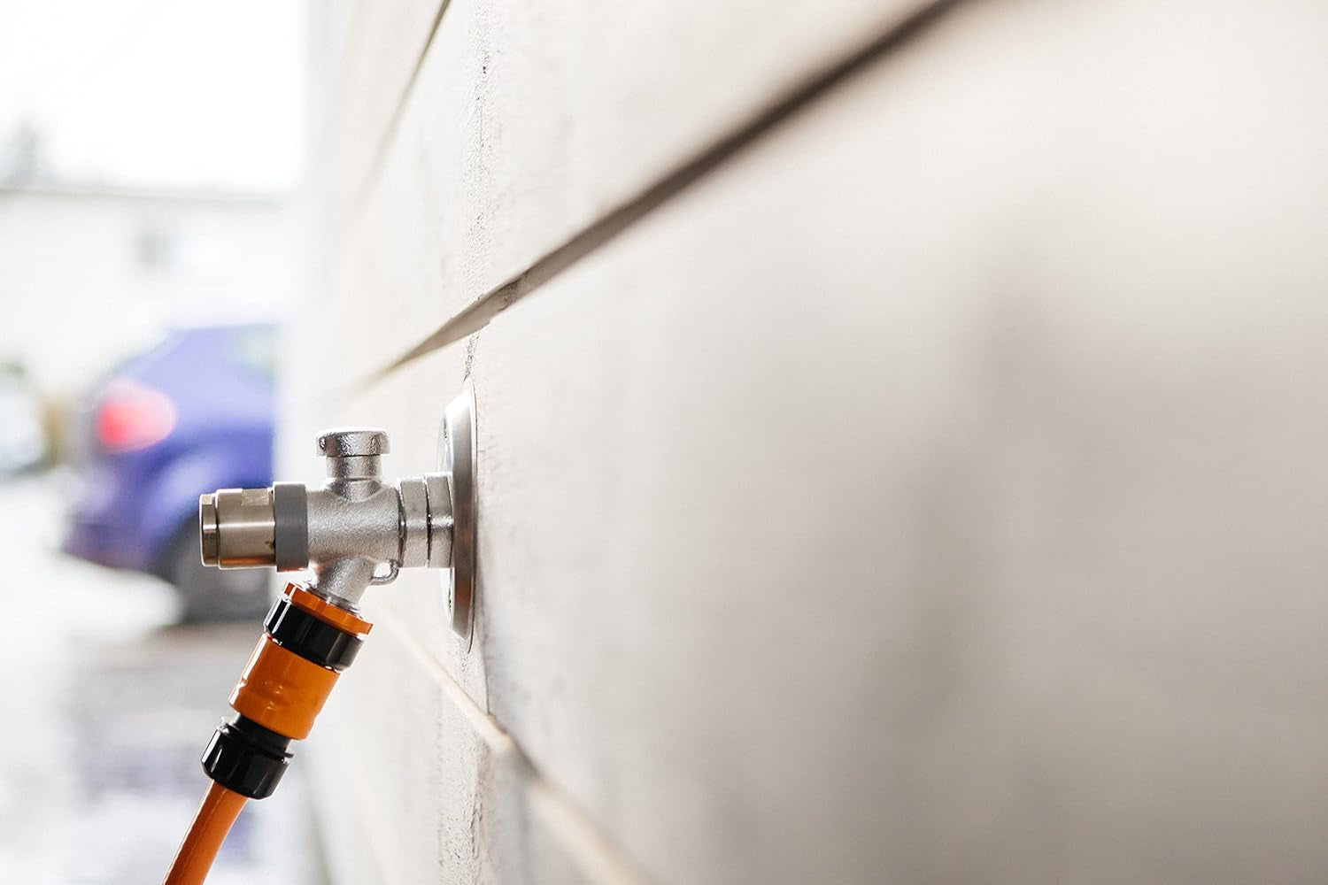 Conector multi-filet Fiskars, filet interior pentru diferite dimensiuni de robinet, pentru trei dimensiuni de filet Ø 21 mm (1/2"), Ø 26,5 mm (3/4") și Ø 33,3 mm (1"), 17 g, negru/portocaliu, 1027051