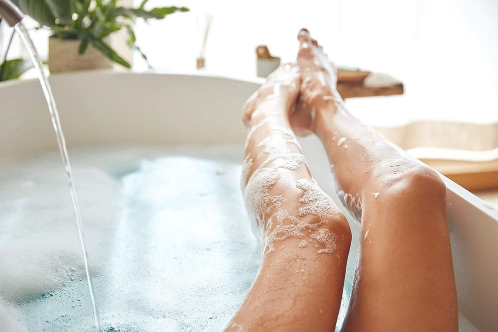 Kneipp Aroma, Badepflegeschaum Happy Time Out – mit natürlichen Rotmohn- und Hanfölen, 400 ml Naty Shop