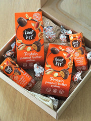 Feel FIT Erdnussbutter-Protein-Pralinen in hochwertiger Milchschokolade, ohne Zuckerzusatz, 17 % Protein, glutenfrei, 66 g (1 Packung)