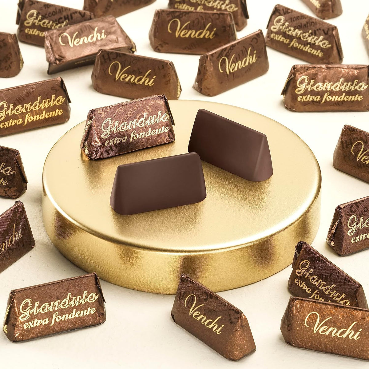 Venchi Gianduiotti Extra Black 1 kg – piemontesische Schokolade mit 75 Prozent Kakao und Haselnusspaste g.g.A., vegan, glutenfrei