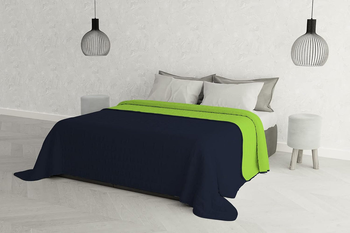 Elegante Steppdecke für ein Doppelbett, 260 x 270 cm, Dunkelblau/Männergrün. Betten und Decken. Besuchen Sie den Italian Bed Linen-Store Dunkelblau/Männergrün
