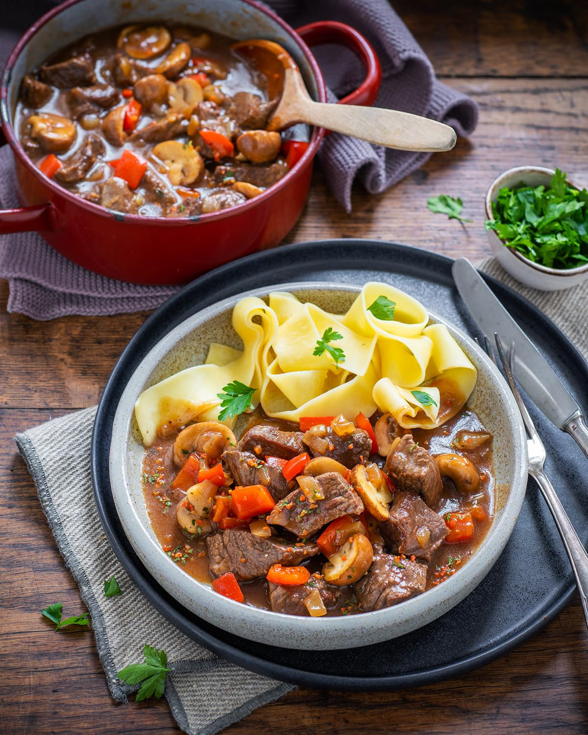 MAGGI Fix für Ungarisches Gulasch, Würzmischung, mit natürlichen Zutaten*, für 4 Portionen, 1er Pack (1 x 56g Packung)