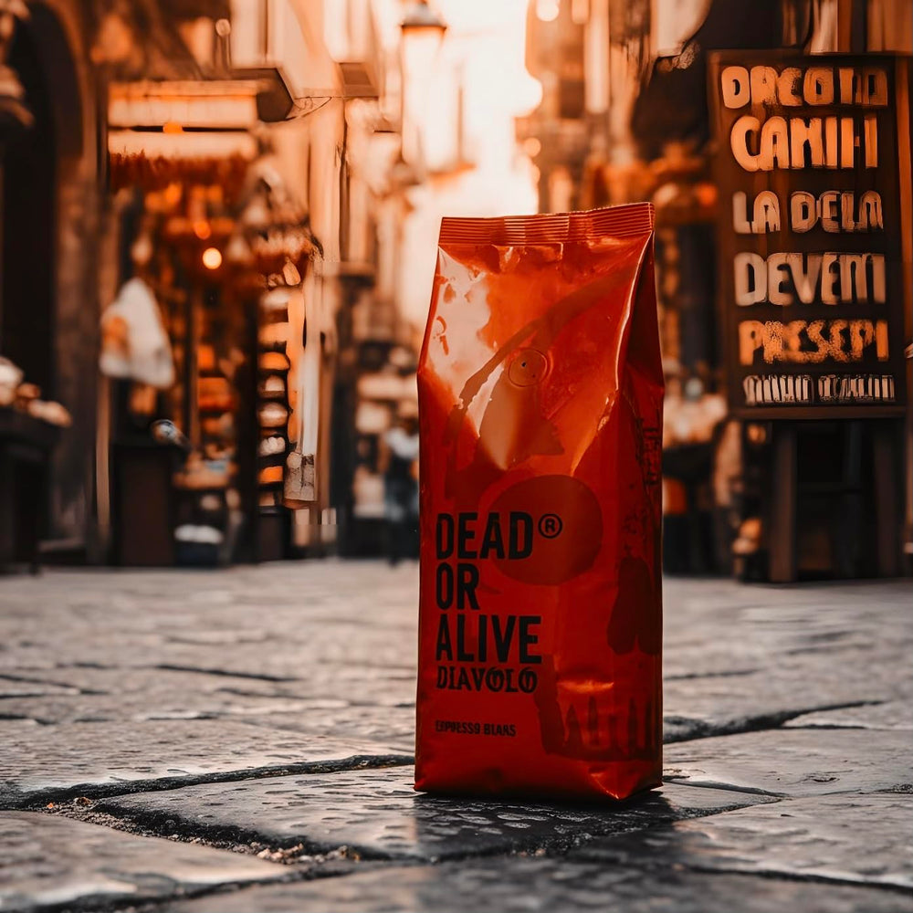 DEAD OR ALIVE DIAVOLO – Espresso Extra Dark – 100% Robusta – Extrem de Puternic – Aciditate Scăzută – Cremă Stabilă – Boabe Întregi 1kg – Prăjire Napoli