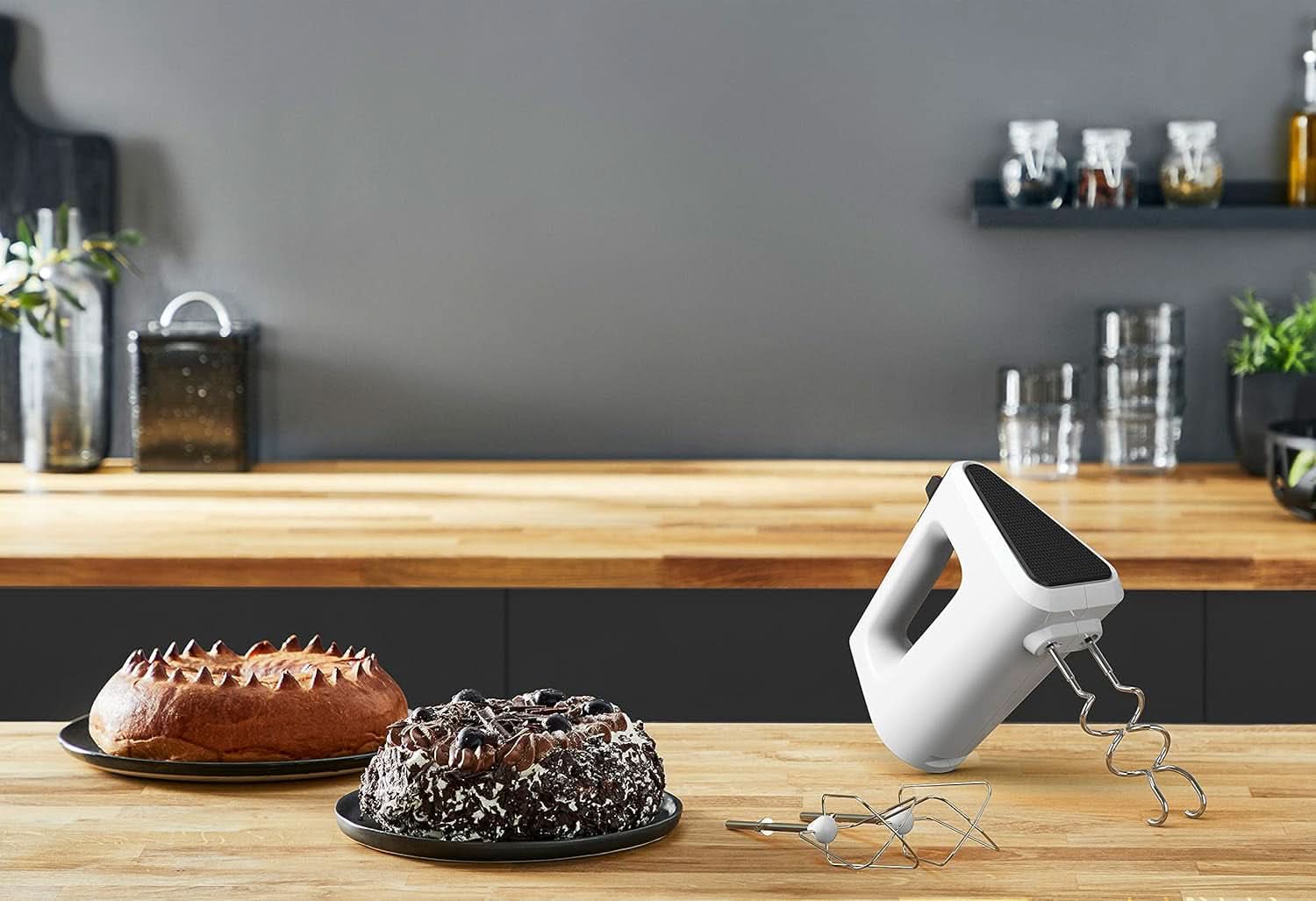 Krups GN4001 3 Mix 4000 Handmixer | 450 Watt | Robustes Design | Variabler Geschwindigkeitsregler | Turbo- und Auswurf-Funktion | inkl. 2 Rührbesen und 2 Knethaken | Weiß/Grau Kitchen Naty Shop